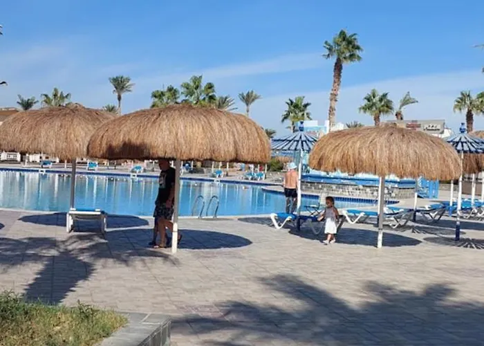 Aparthotel Minaland & Aquapark 4*