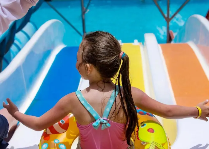Aparthotel Minaland & Aquapark 4*