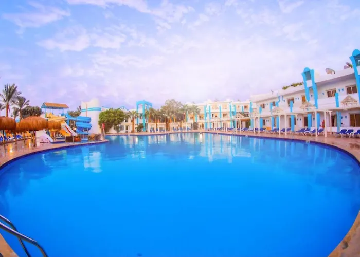 Minaland & Aquapark 4*