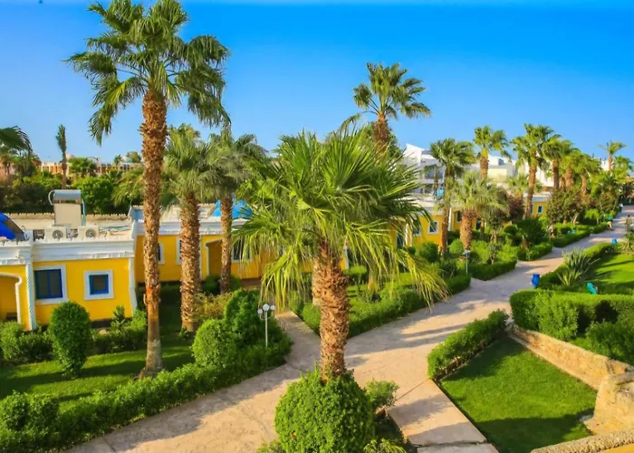Minaland & Aquapark 4*