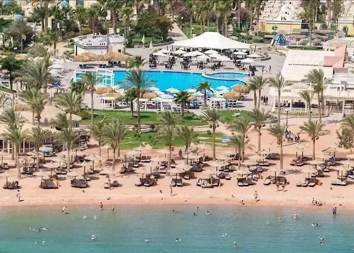 Aparthotel Minaland & Aquapark 4*