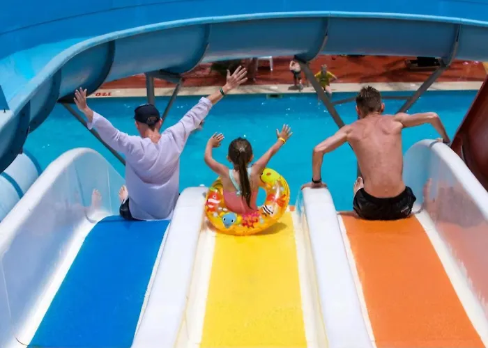 Minaland & Aquapark 4*